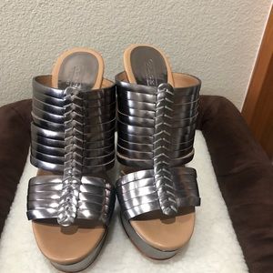 Coach wedge sandals size 8 but fits like 7 1/2